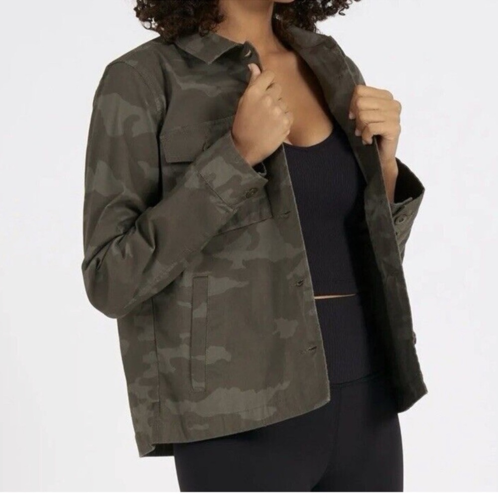 Vuori Women's Ripstop Oregano Camo Jacket S - Picture 2 of 9